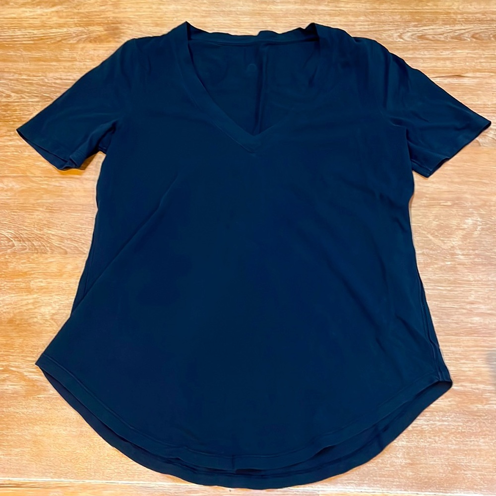 Lululemon Athletica Love Tee - size 6